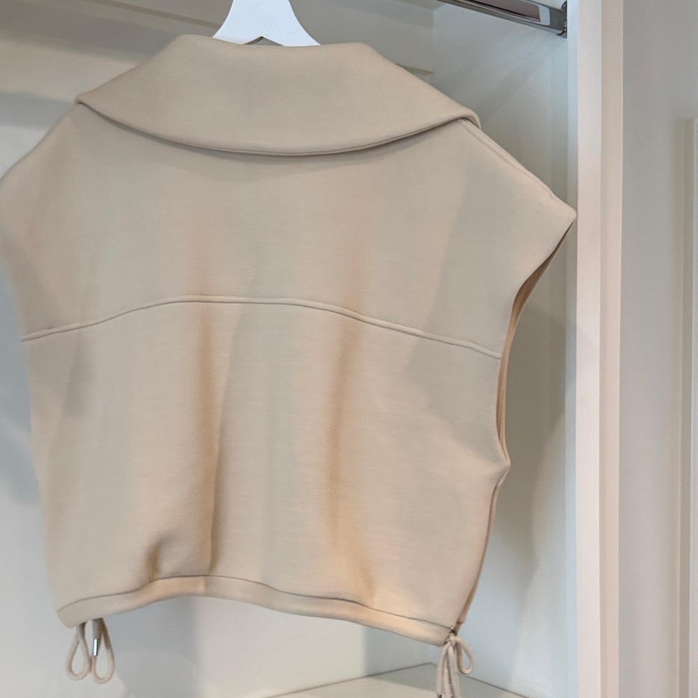 Zara Beige Cropped Snap-Front Vest with Drawstring Hem - Picture 2 of 3